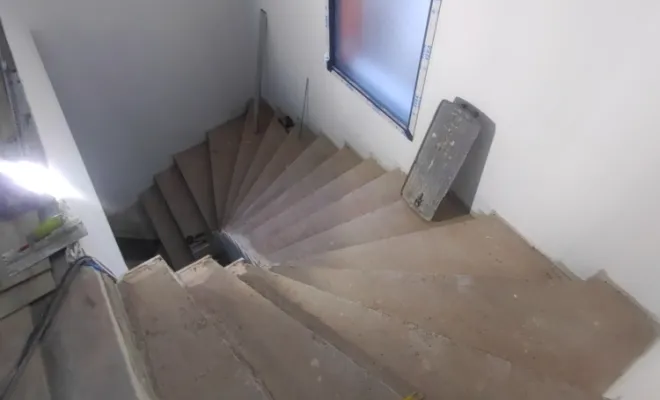 Pose d une escalier , Ambérieu-en-Bugey, Couard Raphaël